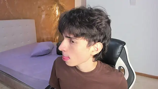 CONNOR STONNE  online show from March 8, 9:18 pm