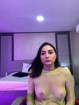 Snapshot of Niicoletta_White chatting on December 17, 10:05 pm Niicoletta White online show from December 17, 10:05 pm