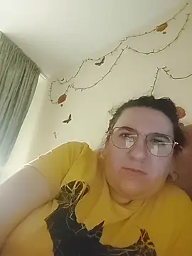 Snapshot of Dana92va chatting on February 8, 11:35 am Dana92va online show from February 8, 11:35 am