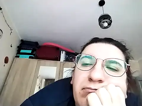 Snapshot of Dana92va chatting on February 9, 11:58 am Dana92va online show from February 9, 11:58 am