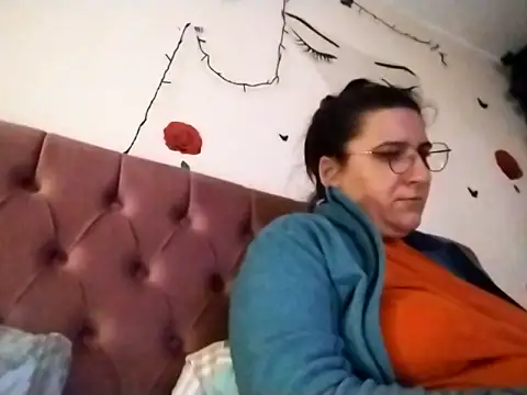 Snapshot of Dana92va chatting on February 15, 6:15 pm Dana92va online show from February 15, 6:15 pm