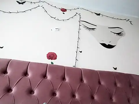 Snapshot of Dana92va chatting on February 16, 11:39 am Dana92va online show from February 16, 11:39 am