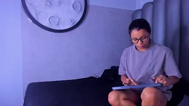 pitufa- online show from January 6, 7:28 pm