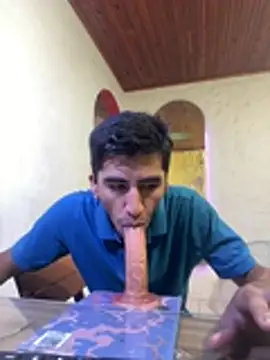 Snapshot of maxI_dick33 chatting on March 3, 2:45 pm maxI dick33 online show from March 3, 2:45 pm