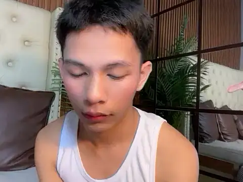 TheBoyAboveYou online show from June 1, 2:19 pm