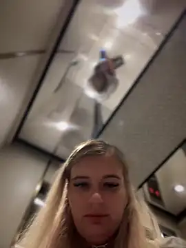 Snapshot of Betsy chatting on December 24, 5:27 am Betsy online show from December 24, 5:27 am