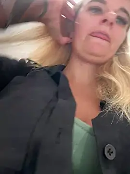 Snapshot of Betsy chatting on February 2, 6:48 am Betsy online show from February 2, 6:48 am