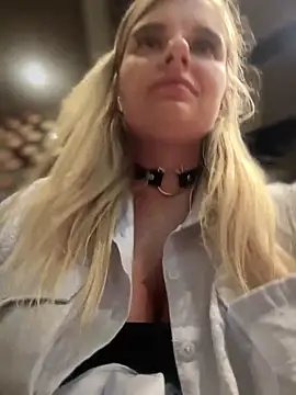 Snapshot of Betsy chatting on February 9, 2:29 pm Betsy online show from February 9, 2:29 pm