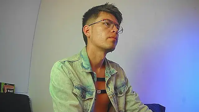 Snapshot of nicolatinboy chatting on February 9, 9:08 pm nicolatinboy online show from February 9, 9:08 pm