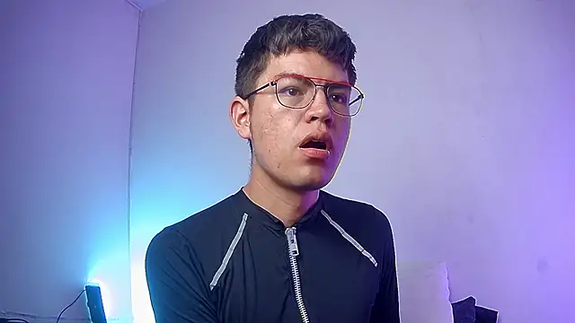 Snapshot of nicolatinboy chatting on February 27, 9:04 pm nicolatinboy online show from February 27, 9:04 pm