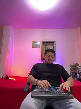 williamsmiiths16 online show from March 5, 12:01 pm