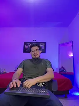 williamsmiiths16 online show from May 28, 11:29 am