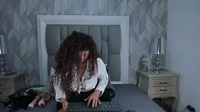 Snapshot of penelope_cox chatting on June 11, 3:48 am penelope cox online show from June 11, 3:48 am