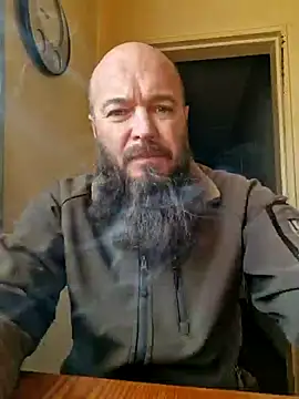 Snapshot of jakelang11 chatting on June 1, 11:01 am jakelang11 online show from June 1, 11:01 am
