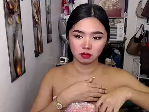 Snapshot of voganmarie chatting on July 13, 5:54 am voganmarie online show from July 13, 5:54 am
