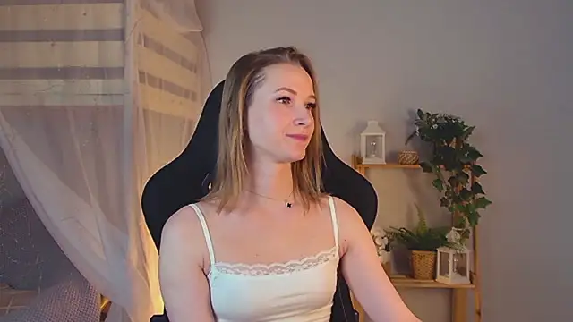 Megan Rodgers online show from February 10, 5:39 pm