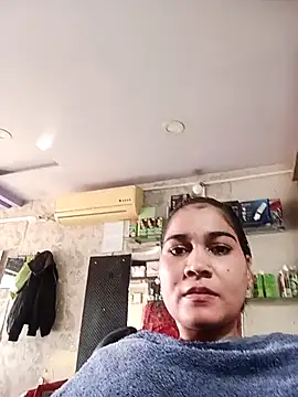 Snapshot of 00PUJA chatting on December 4, 8:45 am 00PUJA online show from December 4, 8:45 am