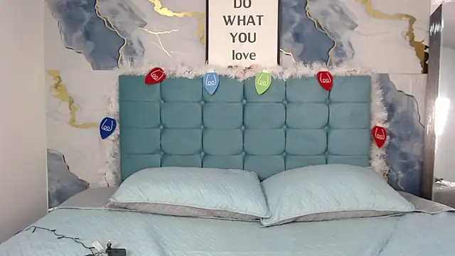 Snapshot of Meloddy_jazz5 chatting on December 3, 10:08 pm Meloddy jazz5 online show from December 3, 10:08 pm