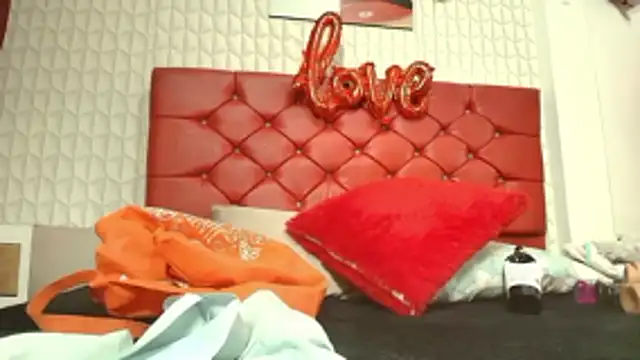 Elizabetth Roman online show from February 26, 8:08 pm