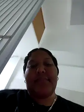 VaneandRossy online show from February 25, 2:10 am