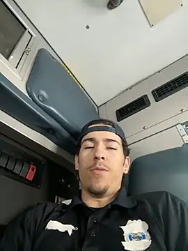 girthyclimber12 online show from December 3, 6:17 pm