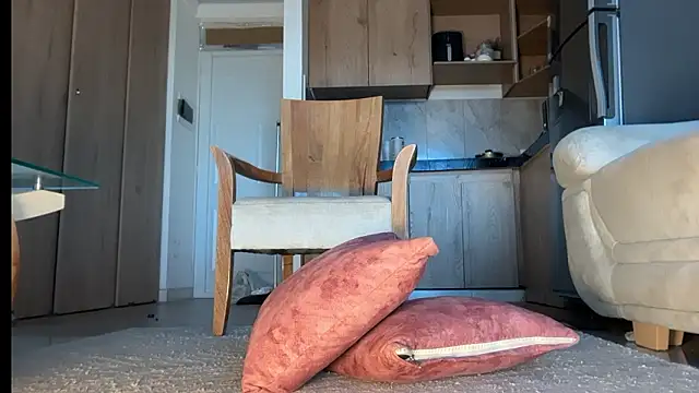 Snapshot of miaferrer777 chatting on February 16, 10:17 pm miaferrer777 online show from February 16, 10:17 pm