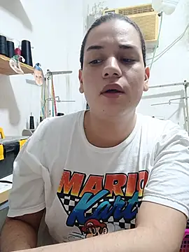 modelo hot online show from July 23, 7:06 am