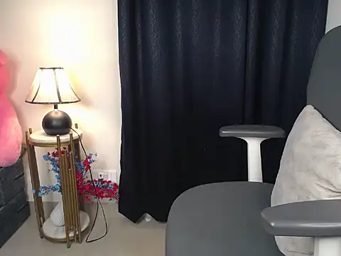 Flying queenn online show from January 5, 5:27 pm