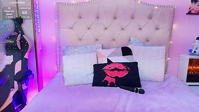 Miss Liu online show from December 21, 12:23 pm