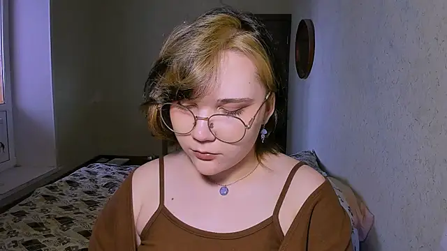 Lily-Violet online show from April 7, 12:16 pm