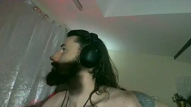 Snapshot of slavinicum chatting on December 3, 9:57 pm slavinicum online show from December 3, 9:57 pm