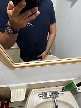 CharlyyX online show from December 4, 2:10 am