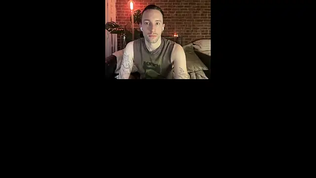 Snapshot of xanderxnyc chatting on December 4, 11:35 pm xanderxnyc online show from December 4, 11:35 pm