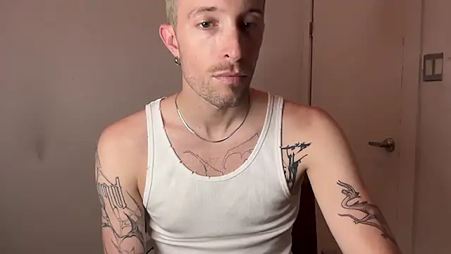 Snapshot of xanderxnyc chatting on July 8, 9:41 pm xanderxnyc online show from July 8, 9:41 pm