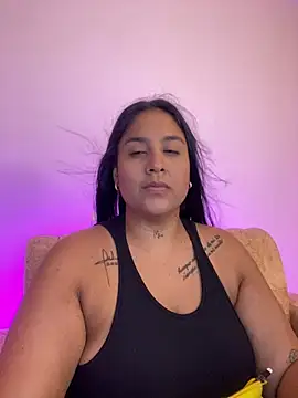 Snapshot of YenthCorona chatting on May 24, 4:17 am YenthCorona online show from May 24, 4:17 am
