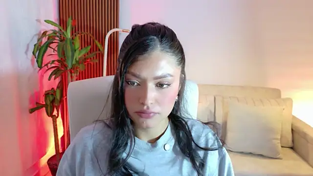 Snapshot of victoria___moon chatting on December 20, 1:18 pm victoria moon online show from December 20, 1:18 pm