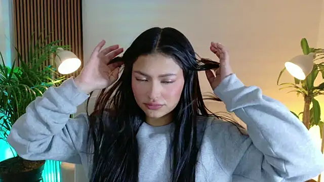 Snapshot of victoria___moon chatting on January 8, 1:24 pm victoria moon online show from January 8, 1:24 pm