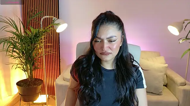 Snapshot of victoria___moon chatting on February 7, 1:26 pm victoria moon online show from February 7, 1:26 pm