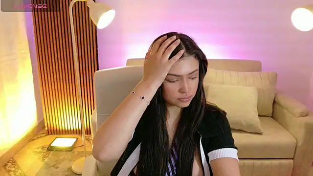 Snapshot of victoria___moon chatting on February 24, 1:31 pm victoria moon online show from February 24, 1:31 pm