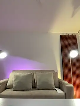 victoria   moon online show from March 6, 5:09 pm