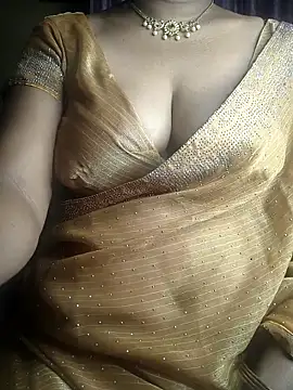 Snapshot of Preeti345 chatting on April 20, 6:27 am Preeti345 online show from April 20, 6:27 am