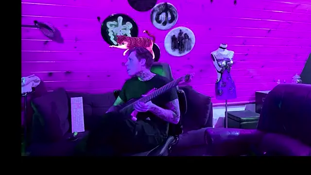 siphonophordustbunny online show from December 5, 1:25 am