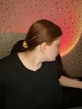 NicollVeys online show from February 15, 5:31 pm