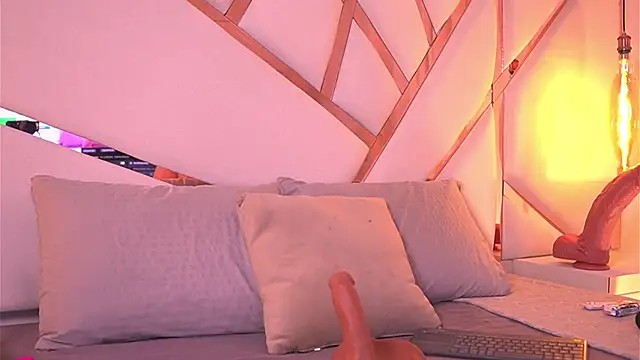 Sophie-velvet online show from June 5, 8:03 pm