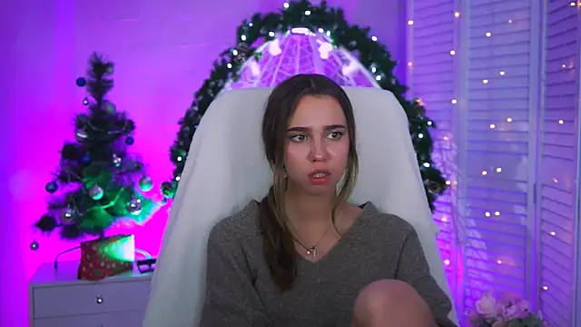 Snapshot of KimPorins chatting on December 16, 12:21 pm KimPorins online show from December 16, 12:21 pm