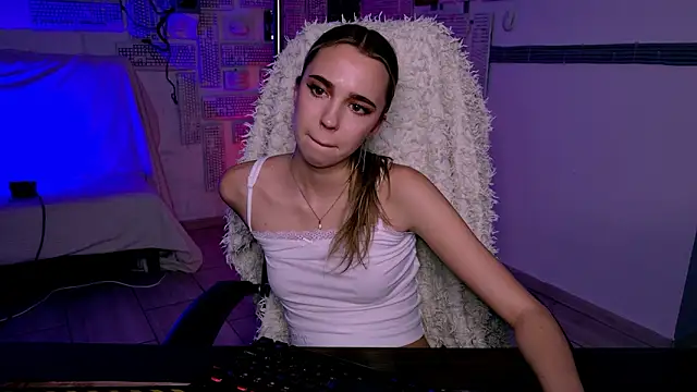 KimPorins online show from February 14, 4:37 pm