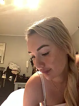 xxxsophxxx21 online show from December 4, 6:27 pm