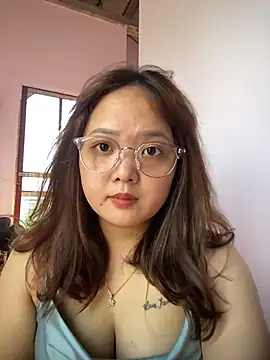 Snapshot of Samsam-006 chatting on April 3, 9:40 am Samsam-006 online show from April 3, 9:40 am