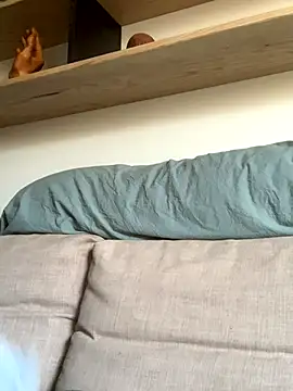 Redwood0000 online show from December 4, 2:48 pm