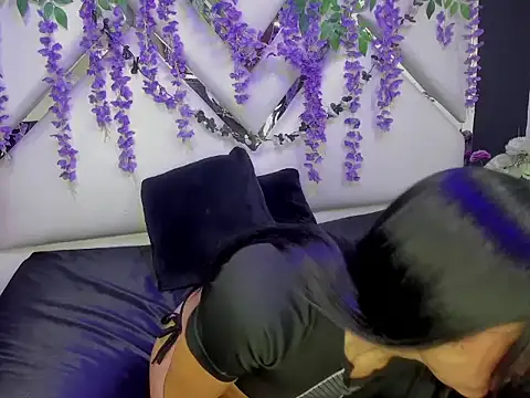 Snapshot of AmelieRose69 chatting on January 9, 2:09 pm AmelieRose69 online show from January 9, 2:09 pm